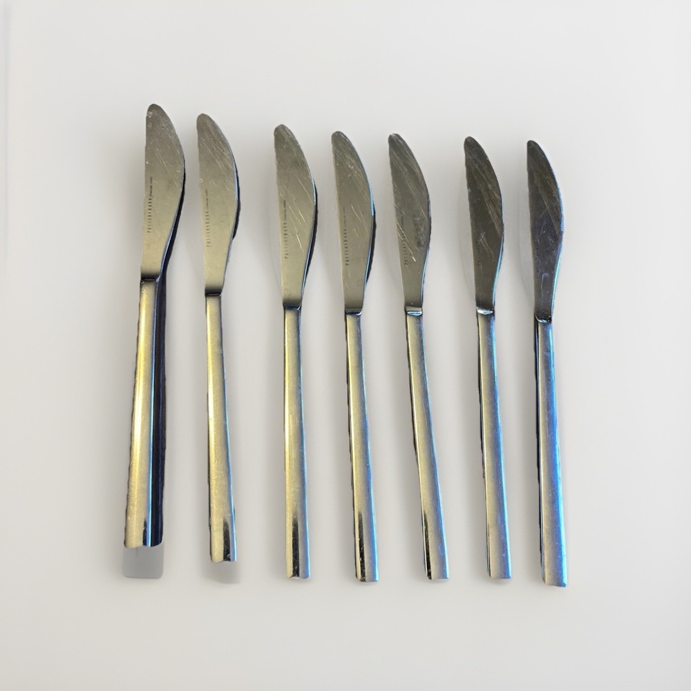 Lot of 7 Pottery Barn Stainless Flatware Luna Knives 8-3/4"
